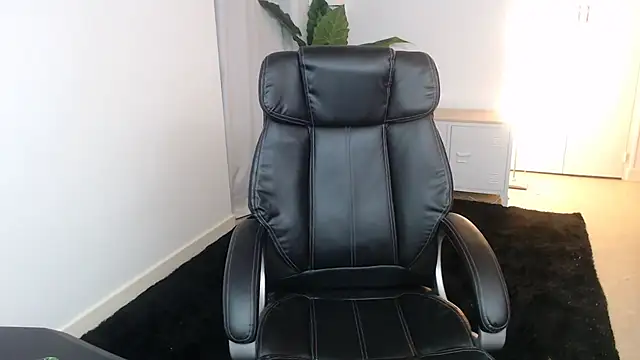 Crystal-dreamt online show from January 18, 4:03 pm