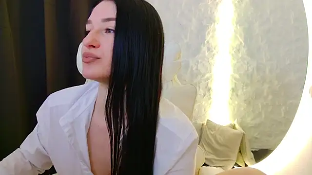 moniqque online show from October 24, 5:14 am