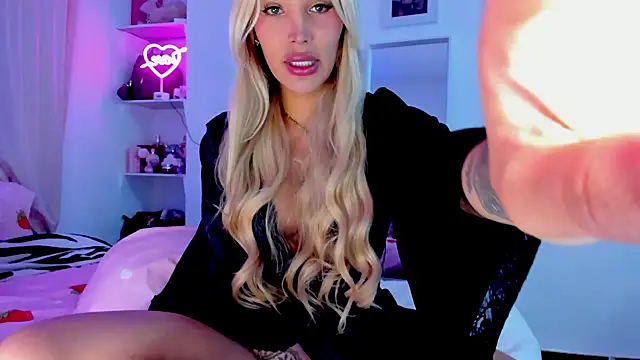  viioletweekend  online show from February 15, 8:52 pm