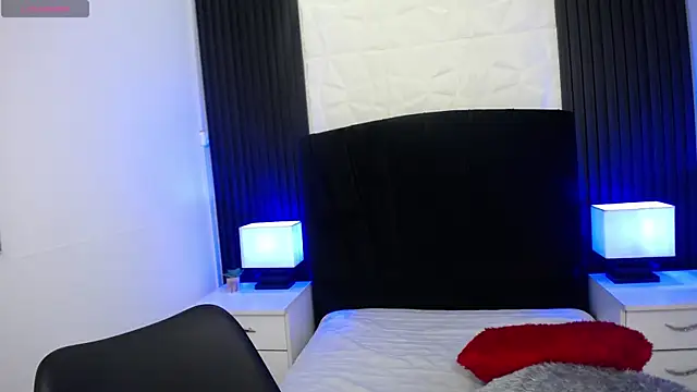 alicia moom online show from September 16, 7:00 pm