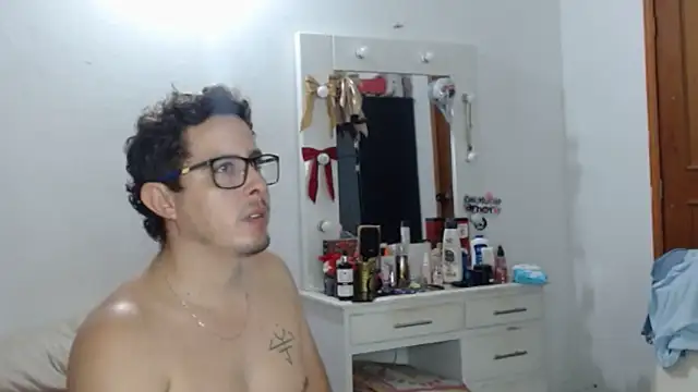 interracia1xx online show from February 15, 6:27 am