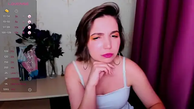 KindHazelHere  online show from October 4, 9:15 am