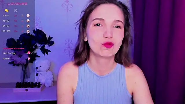 KindHazelHere  online show from February 19, 8:18 pm