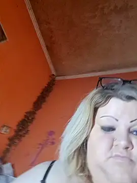 ducicsajsziii online show from April 17, 1:13 pm