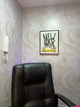 sexyyykloee online show from April 15, 6:03 am