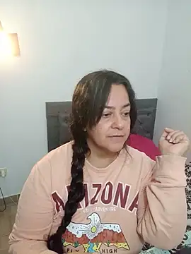 lucia vonne  online show from June 13, 5:43 pm