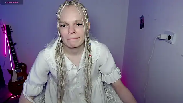 Emily Nyaffee online show from January 10, 1:54 am