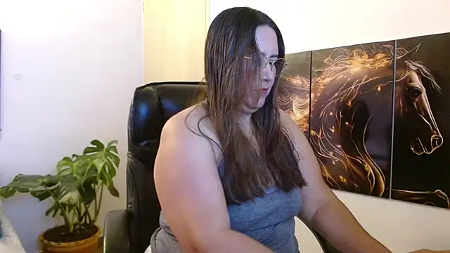 amalia brunette online show from April 20, 10:02 pm