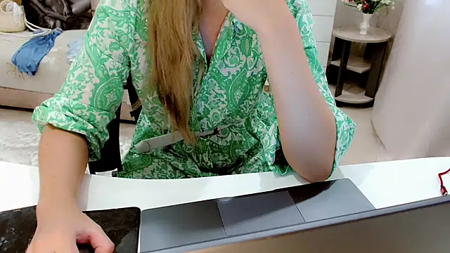 EveLove33 online show from September 24, 6:34 am