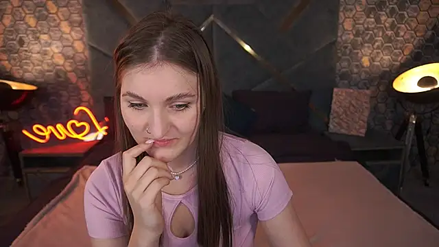 EmmyCharmm online show from October 2, 6:29 am