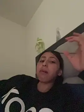 Ameellie online show from April 15, 4:29 pm