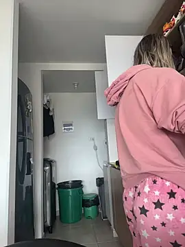 Ameellie online show from January 10, 3:17 pm