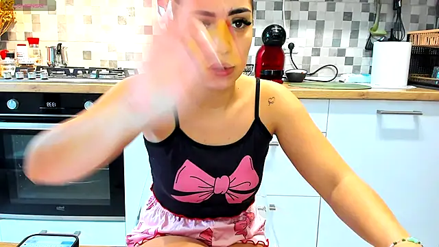 EveEvian online show from October 7, 10:41 am