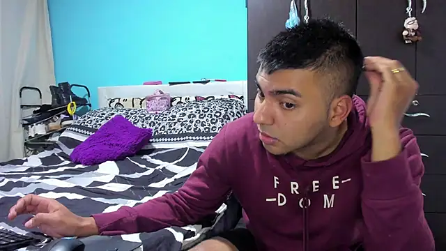 2ScarletandRyan8 online show from March 14, 10:16 am