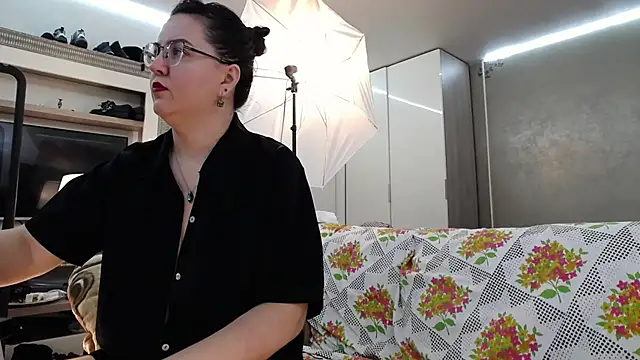 ILoveToFeelU online show from November 14, 9:48 pm