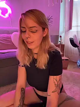 Mia Railey online show from September 14, 5:11 pm