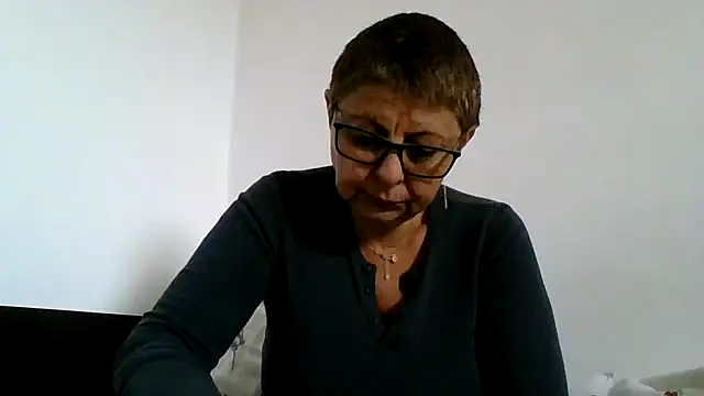 roseblak42 online show from October 1, 11:59 am