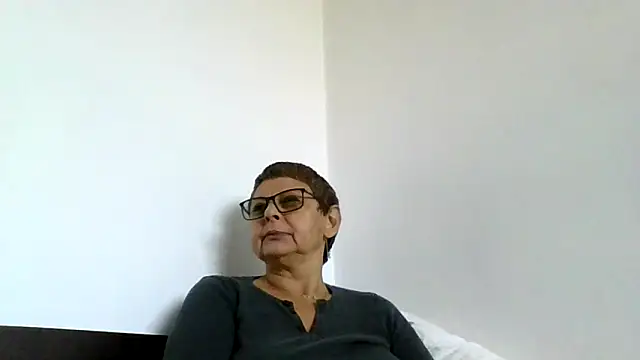 roseblak42 online show from October 16, 2:20 pm