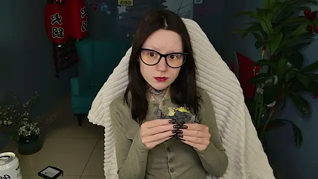 VeliraBraitberg online show from March 29, 3:44 pm