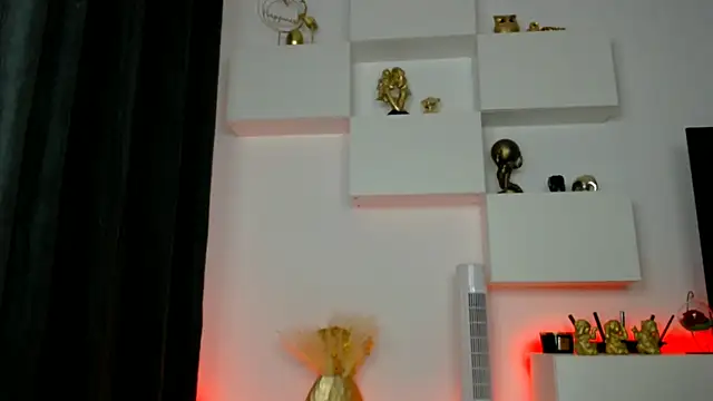 arianatattoos online show from September 17, 7:39 am