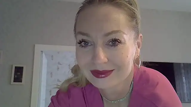 ZarinaSwift online show from October 10, 4:28 am