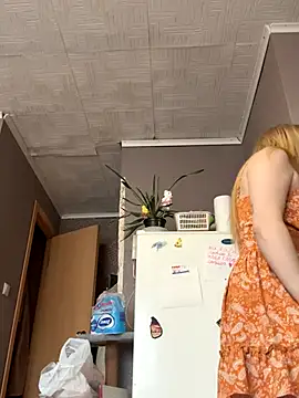 AmmyHot online show from November 10, 6:08 am