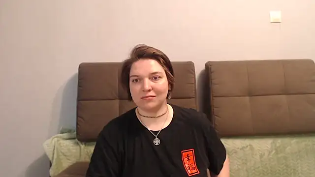 Amelia Kiss  online show from May 7, 1:32 am