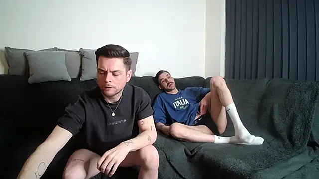 twotwinkhusbandss online show from May 7, 8:23 pm