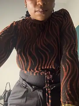 slimcateee online show from October 19, 8:33 pm