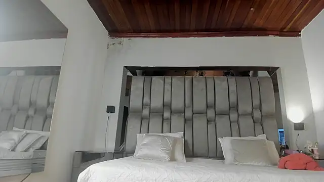 NikkySmiith online show from February 10, 11:57 am