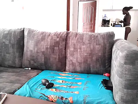 petiteebony 81 online show from April 7, 7:10 am