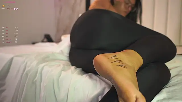 mia colin1  online show from March 1, 5:34 pm