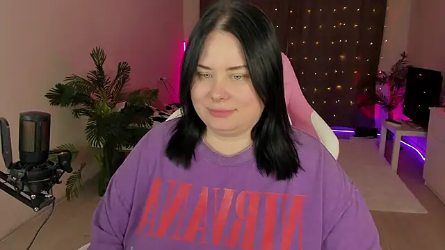 Akemi BBW online show from October 3, 4:45 pm