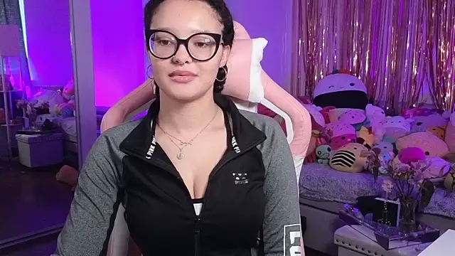 princessamberxo online show from March 18, 10:37 pm