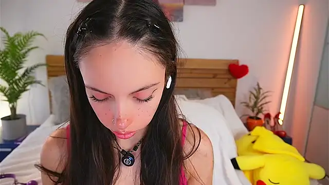 Lill Dayna online show from March 18, 2:11 pm