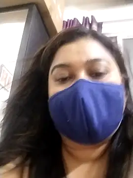 indianlisa5 online show from April 4, 8:29 pm