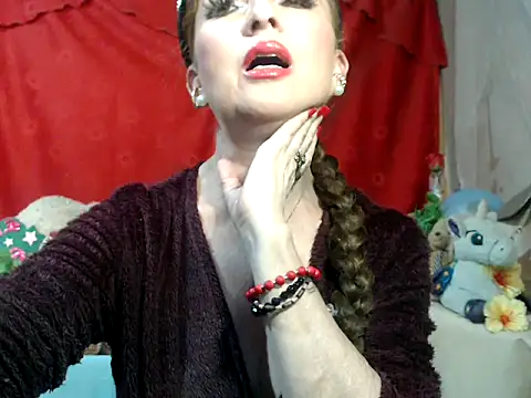 hottieperla online show from October 4, 6:56 pm