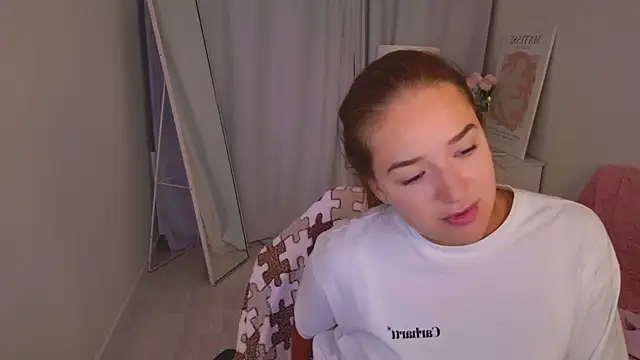 LovelyJessie online show from April 9, 2:55 pm