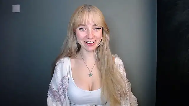 LuciaYoung online show from November 18, 7:37 pm