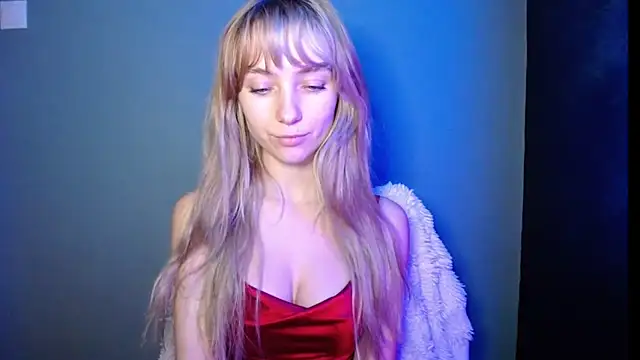 LuciaYoung online show from December 3, 7:27 pm