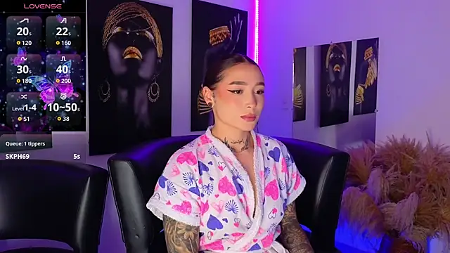  brenna hanson online show from September 15, 8:05 pm