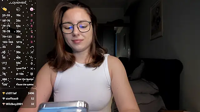 ThreeshaWhite online show from February 13, 6:37 am