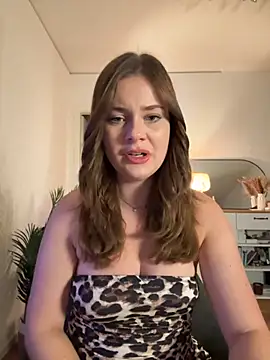 MaribelRiver online show from November 7, 8:25 pm