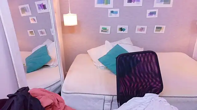 kiara evanss online show from December 13, 8:04 pm