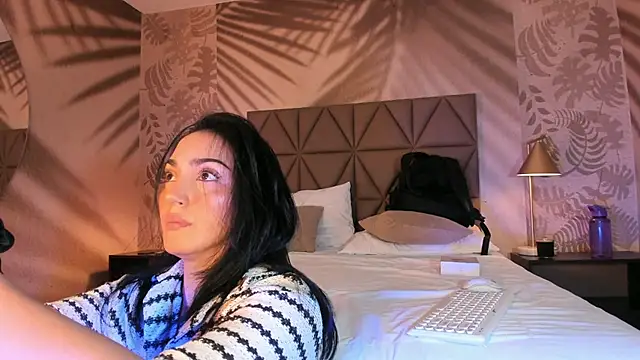 LIAH IZUMI online show from December 16, 1:17 pm