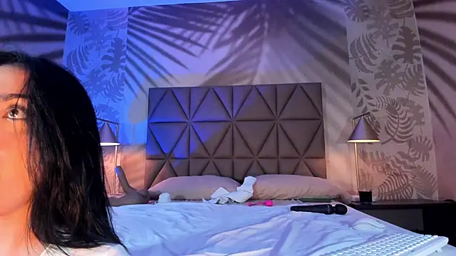 LIAH IZUMI online show from April 15, 1:22 pm