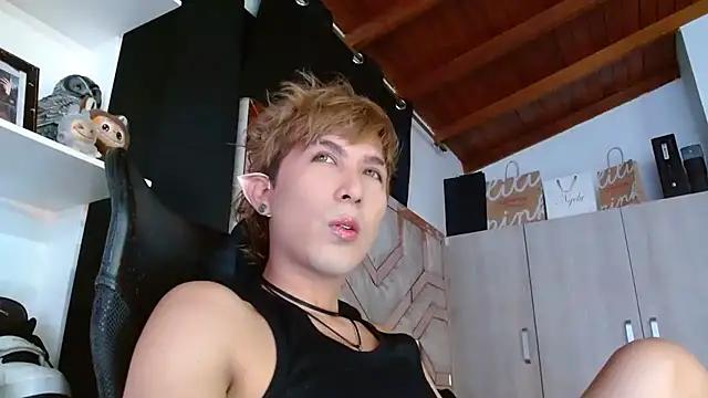 CONNY BENSS online show from October 8, 1:43 am