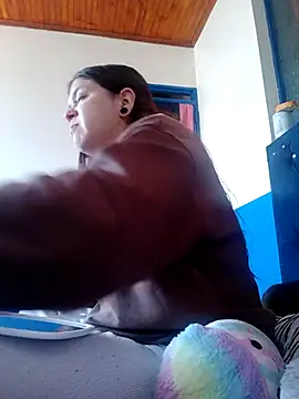 sara winehouse1 online show from December 16, 3:07 pm