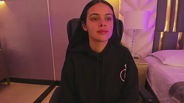 ChloeHarper  online show from February 7, 11:36 am