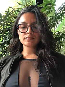 Gia Mazzon online show from April 15, 8:20 pm